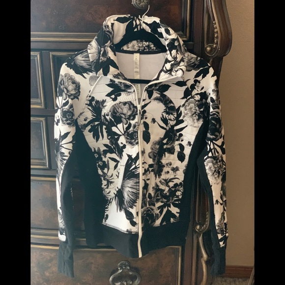 LULULEMON Black White Scuba Bloom Stretch Floral - Picture 2 of 4